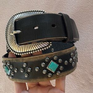 Tony Lama Belt ZUNI TREASURE Leather Studded Black
Size 32 C50533